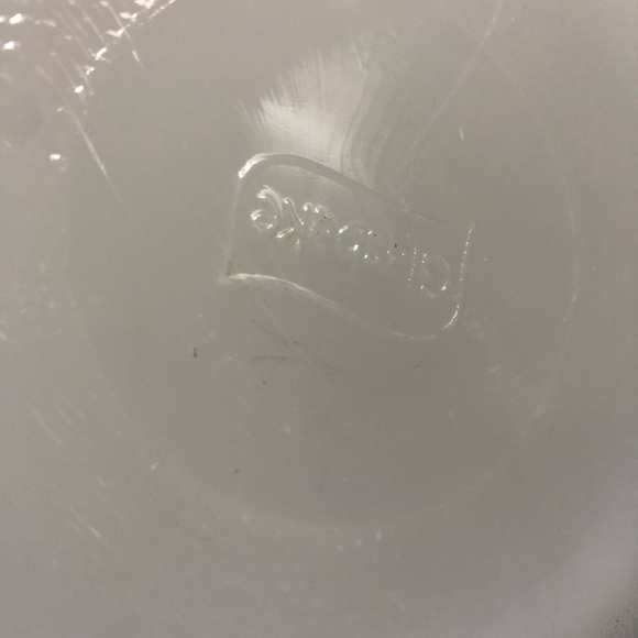 1 1/2 quart Glasbake ware .. white with green flowers - Picture 3 of 3